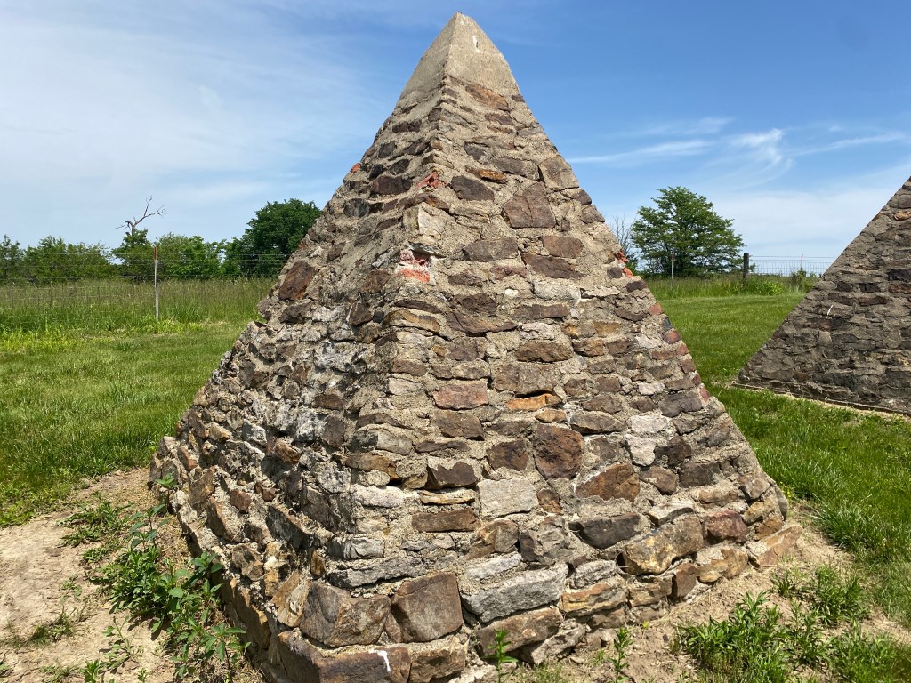 The Great Pyramids of Iowa - folkartwork